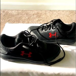 Under Armour Boys Sneakers Size 6
